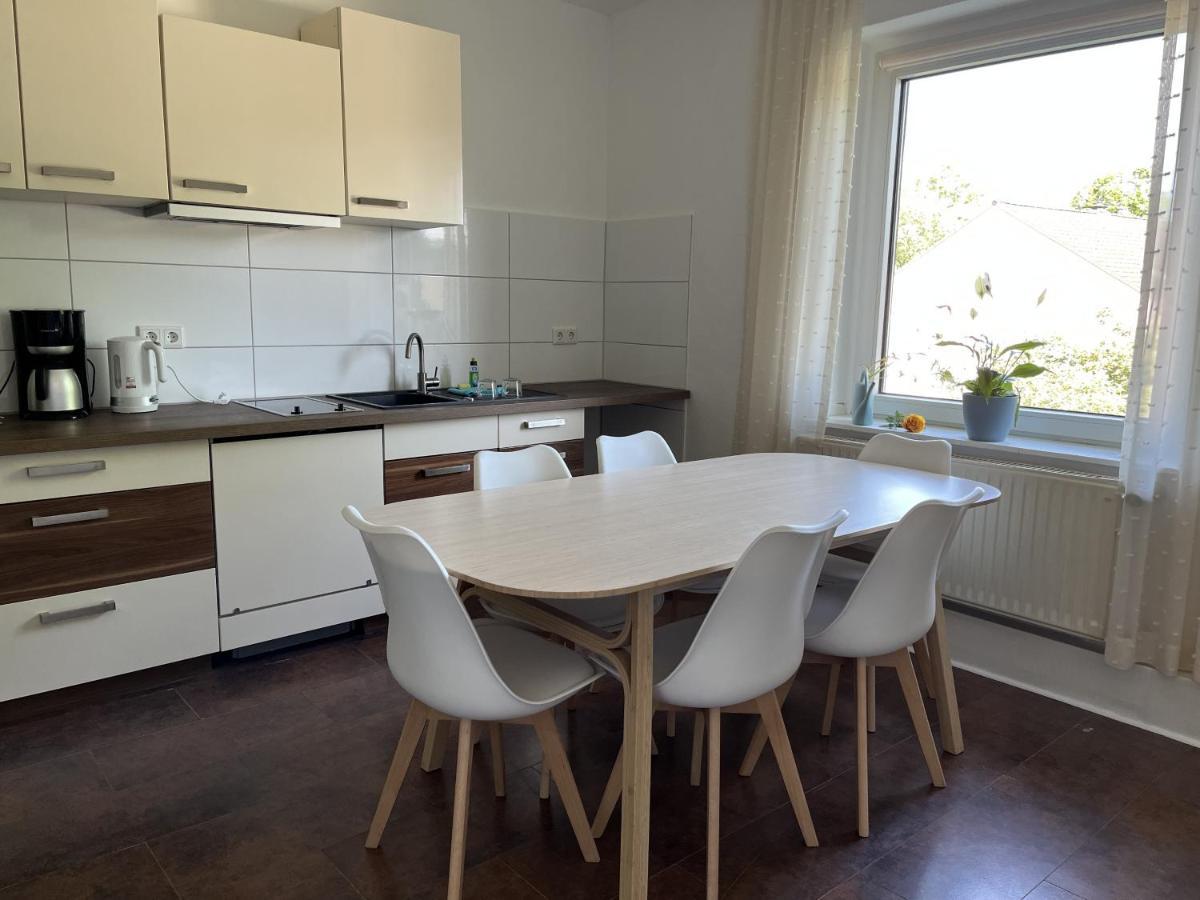 Privatzimmer Am Iltispark ดุยส์บูร์ก ภายนอก รูปภาพ